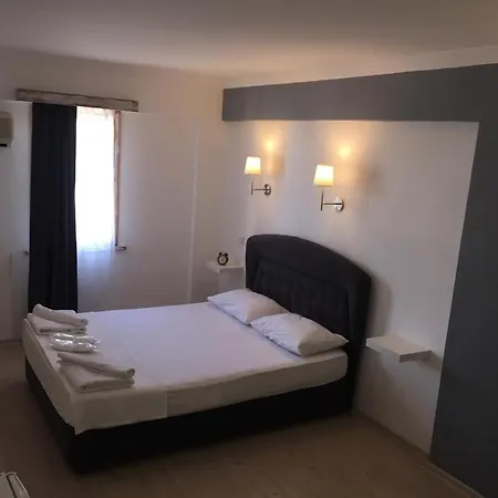 Pudraa Hotel