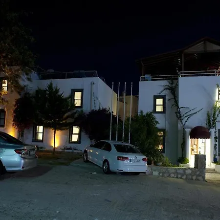 Hotel Pudraa 5*